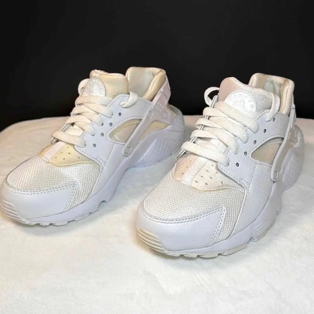 Nike Huarache Run GS “White / Pure Platinum” – 654275-110 | 4Y/5.5W